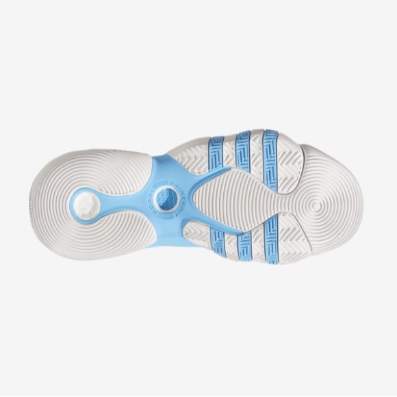 Adidas Trae Young 2.0 Basketball. Men’s 10 - Picture 5 of 5